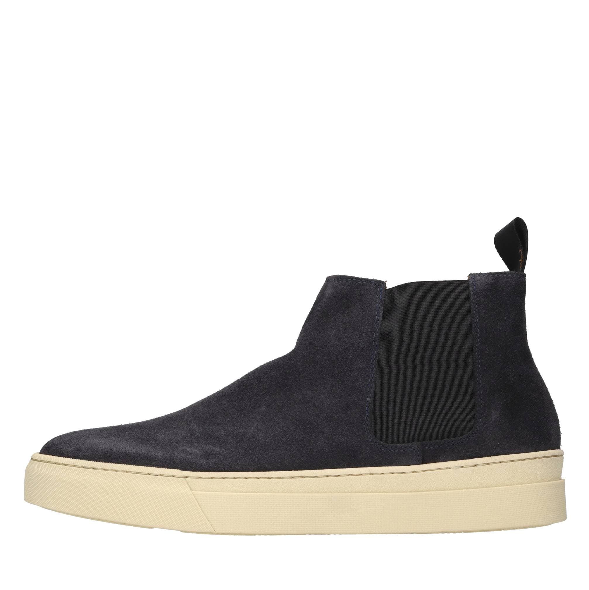 Frau Boots