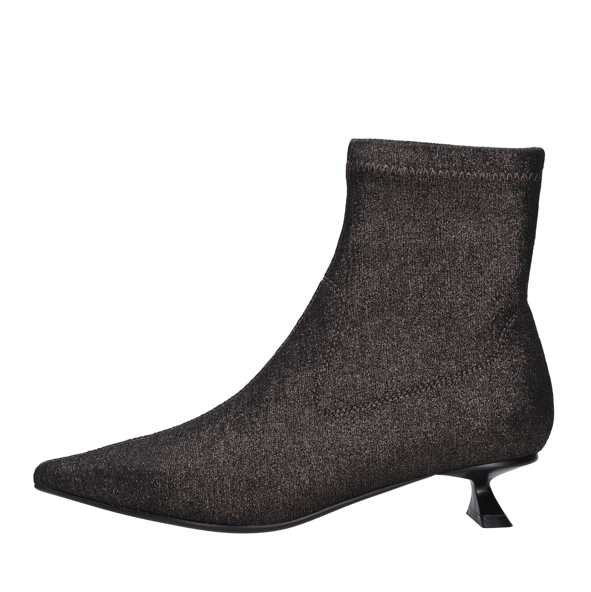 Emanuelle Vee Boots