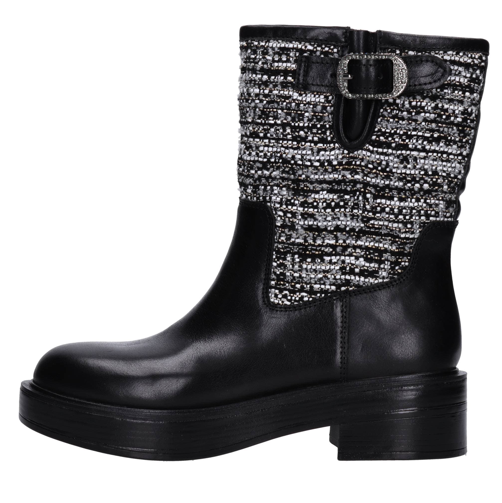 Emanuelle Vee Boots