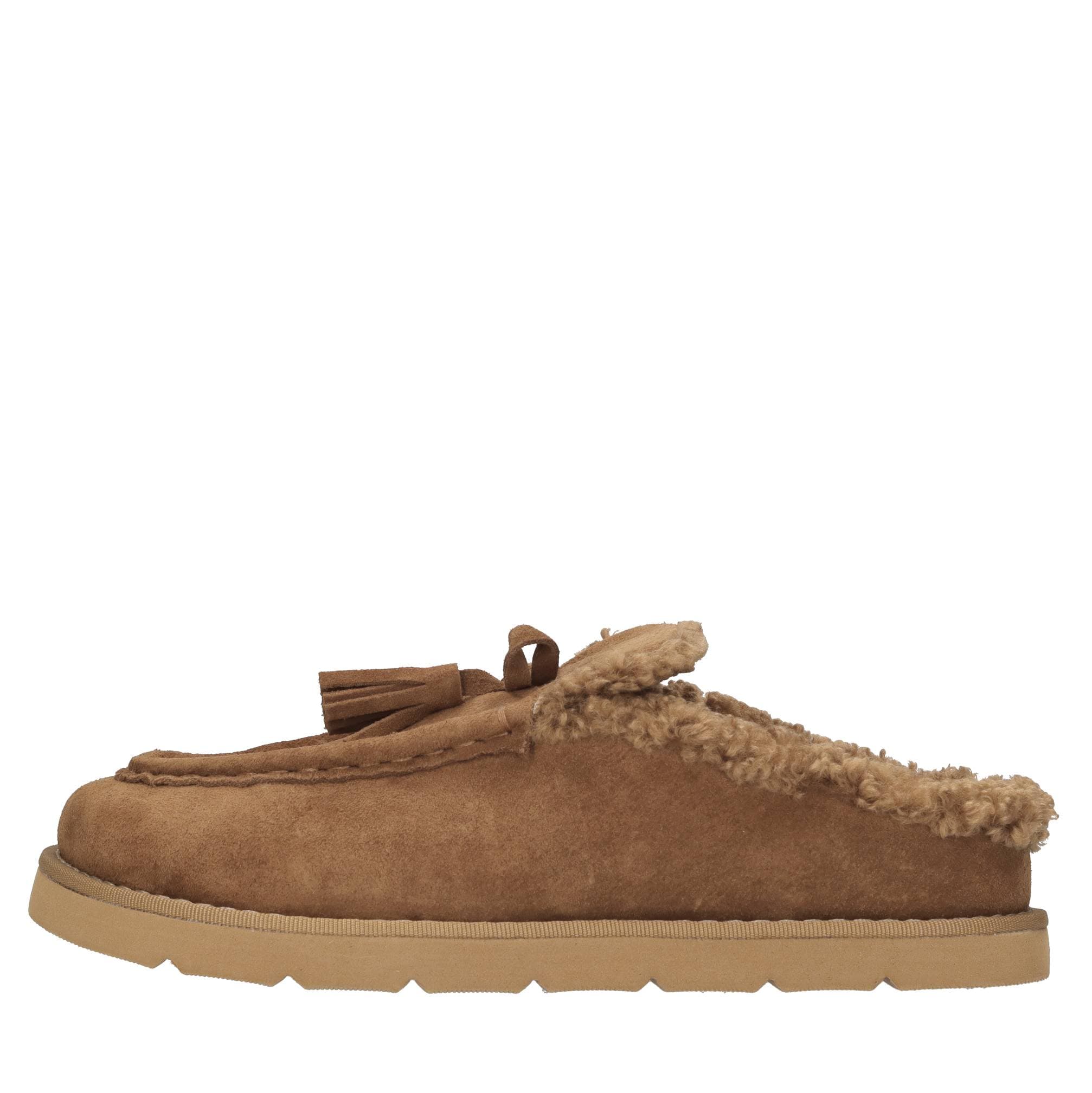 Emanuelle Vee Sandals