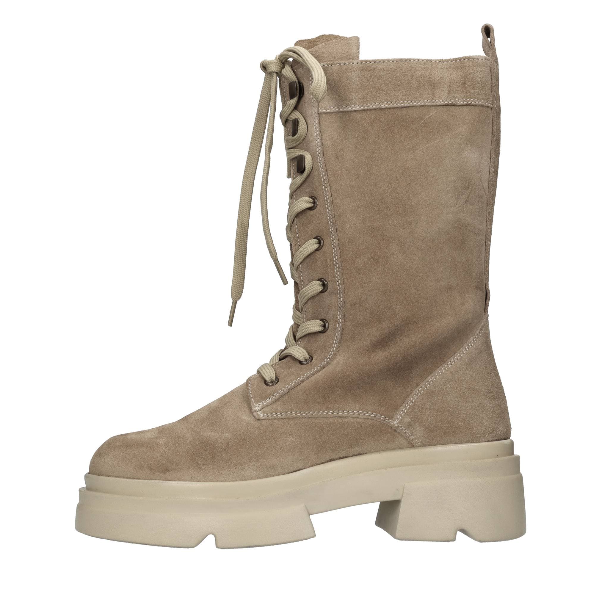 Emanuelle Vee Boots