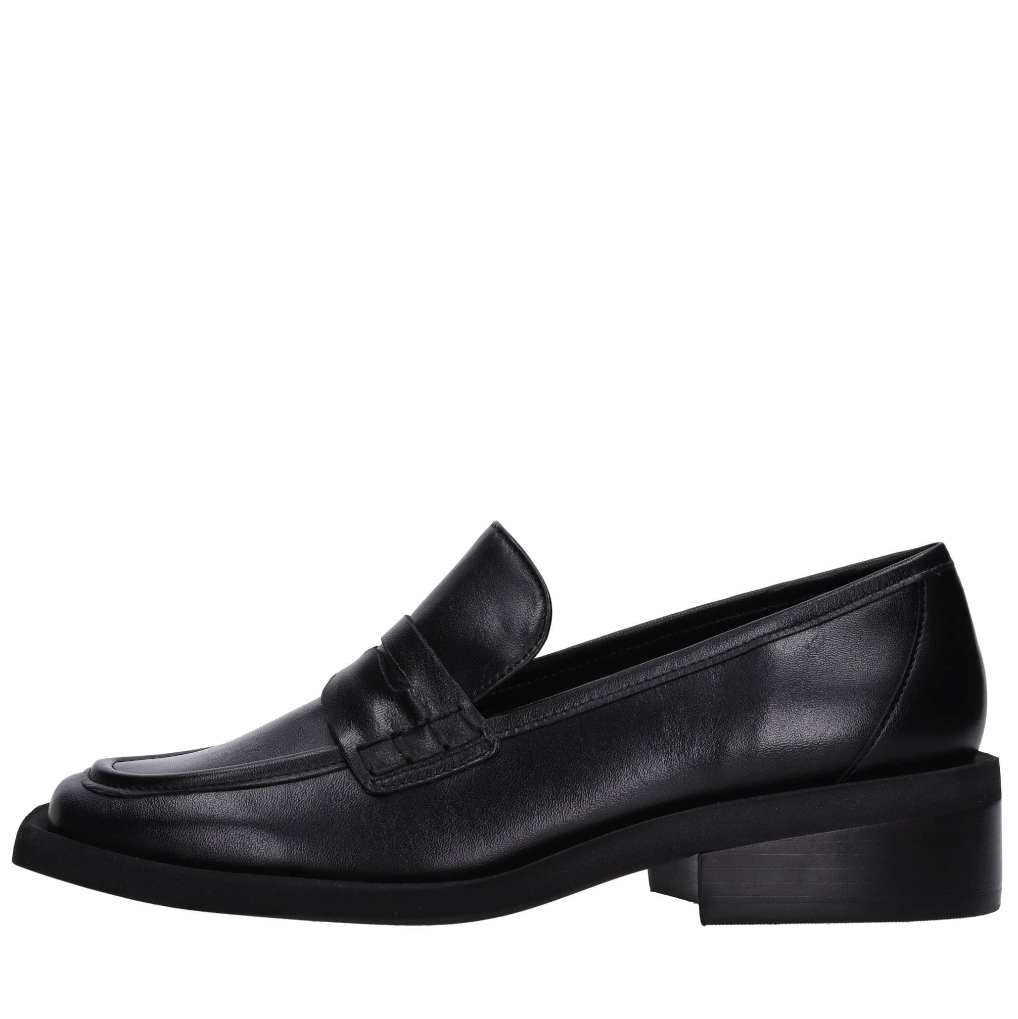 CARRANO Flat shoes