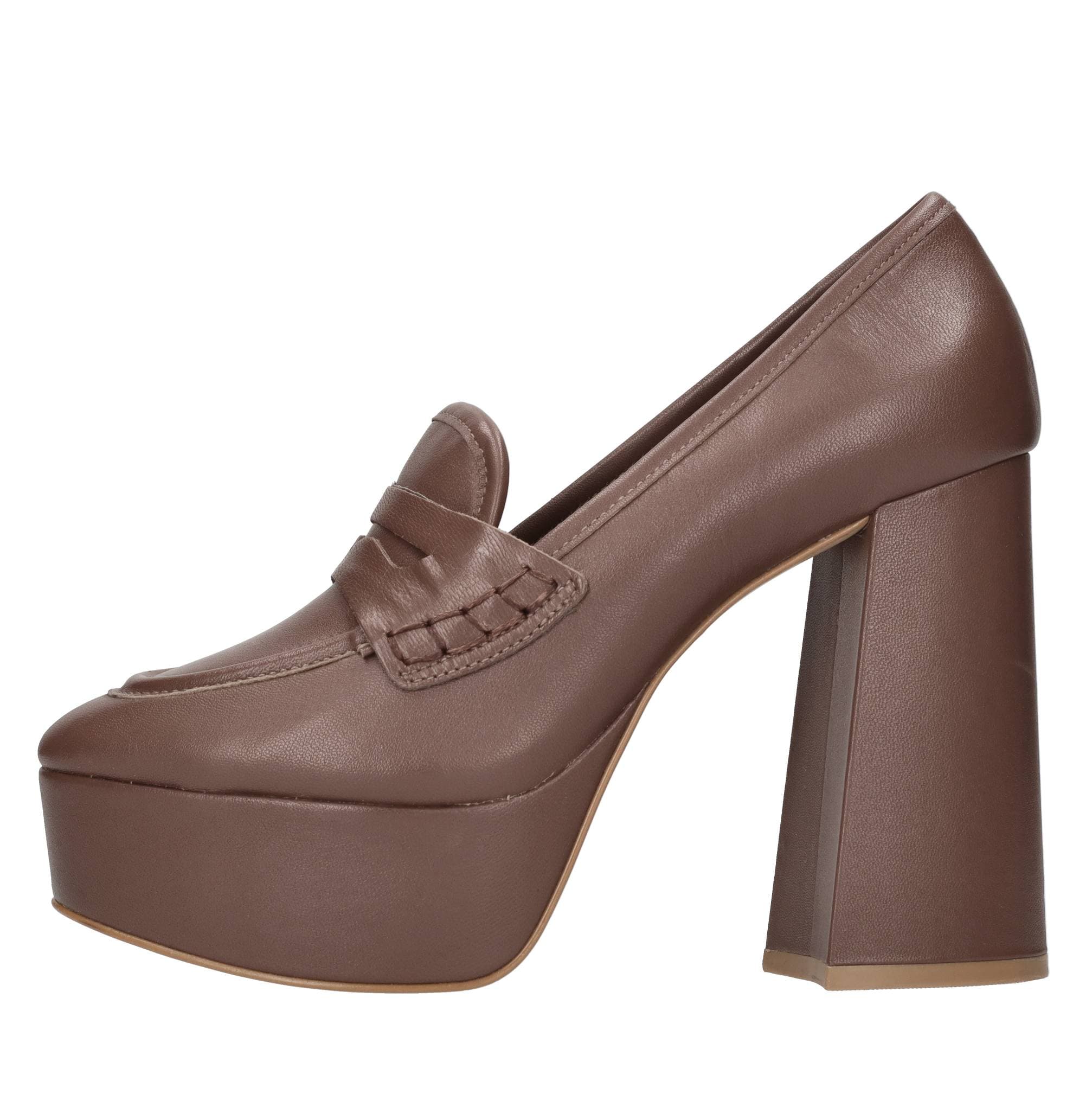 CARRANO Flat shoes