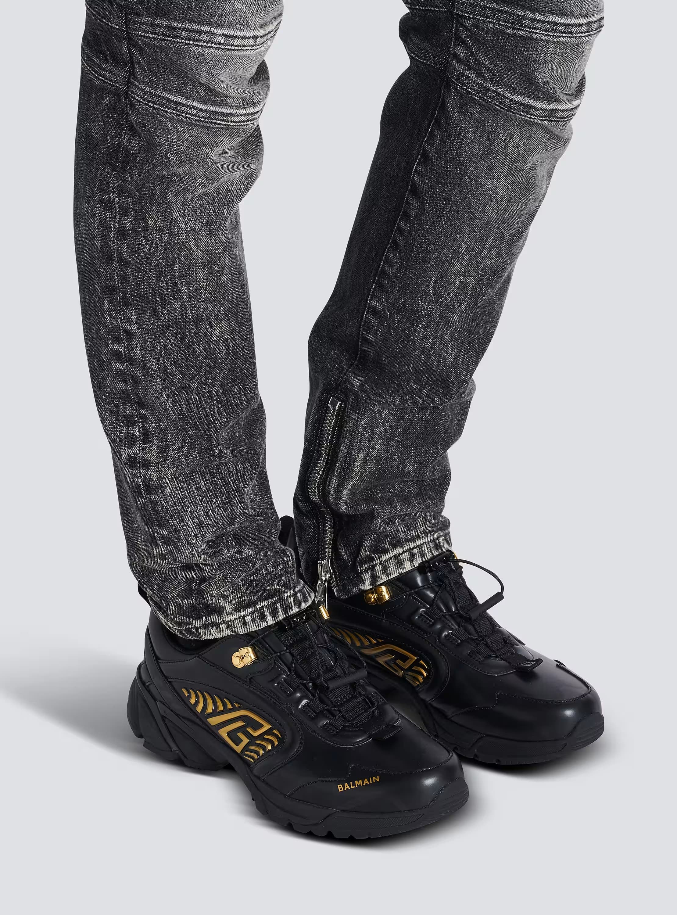Balmain Sneakers Uomo Bicolor in Pelle con Suola Vibram