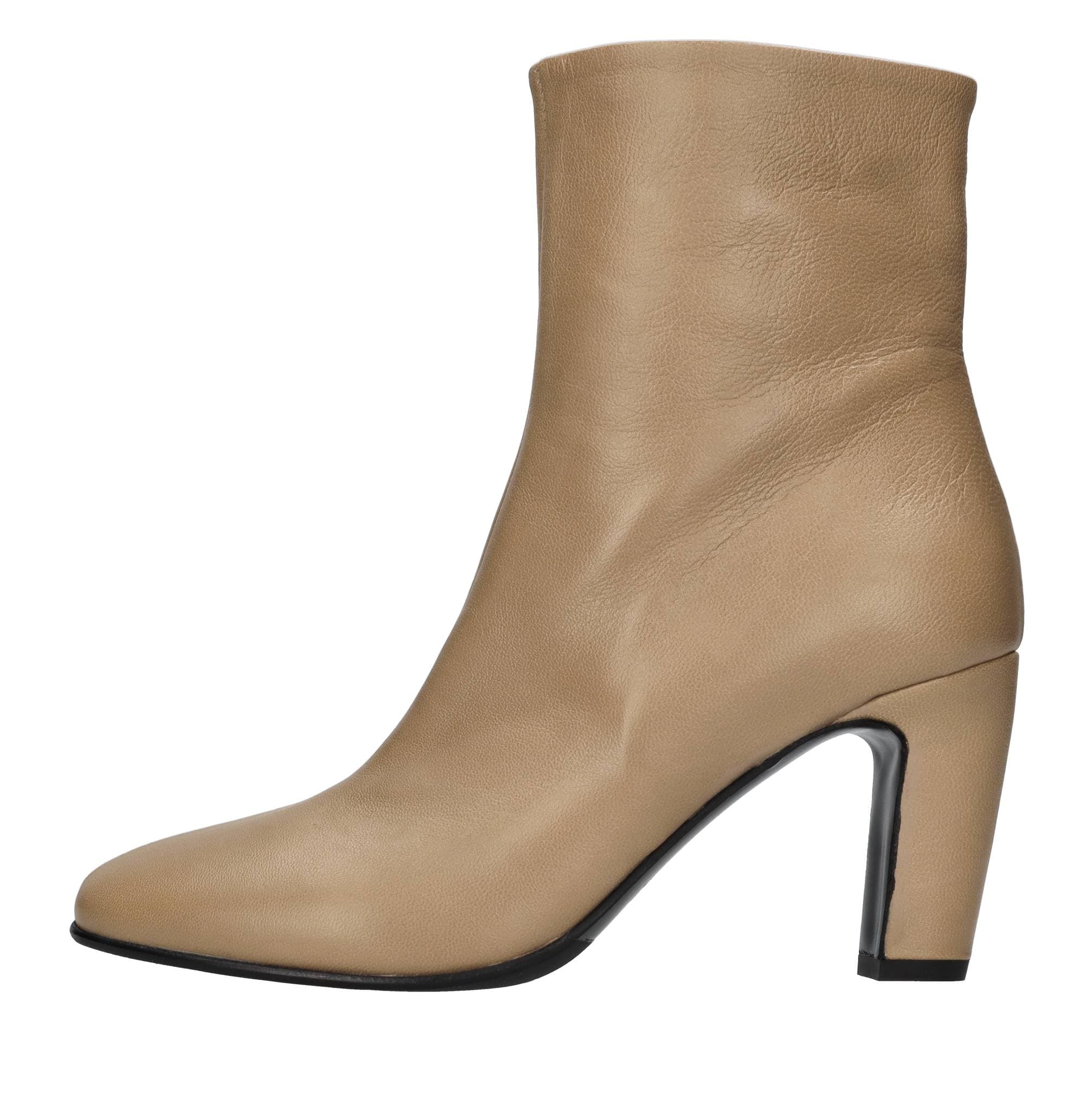 Strategia Boots