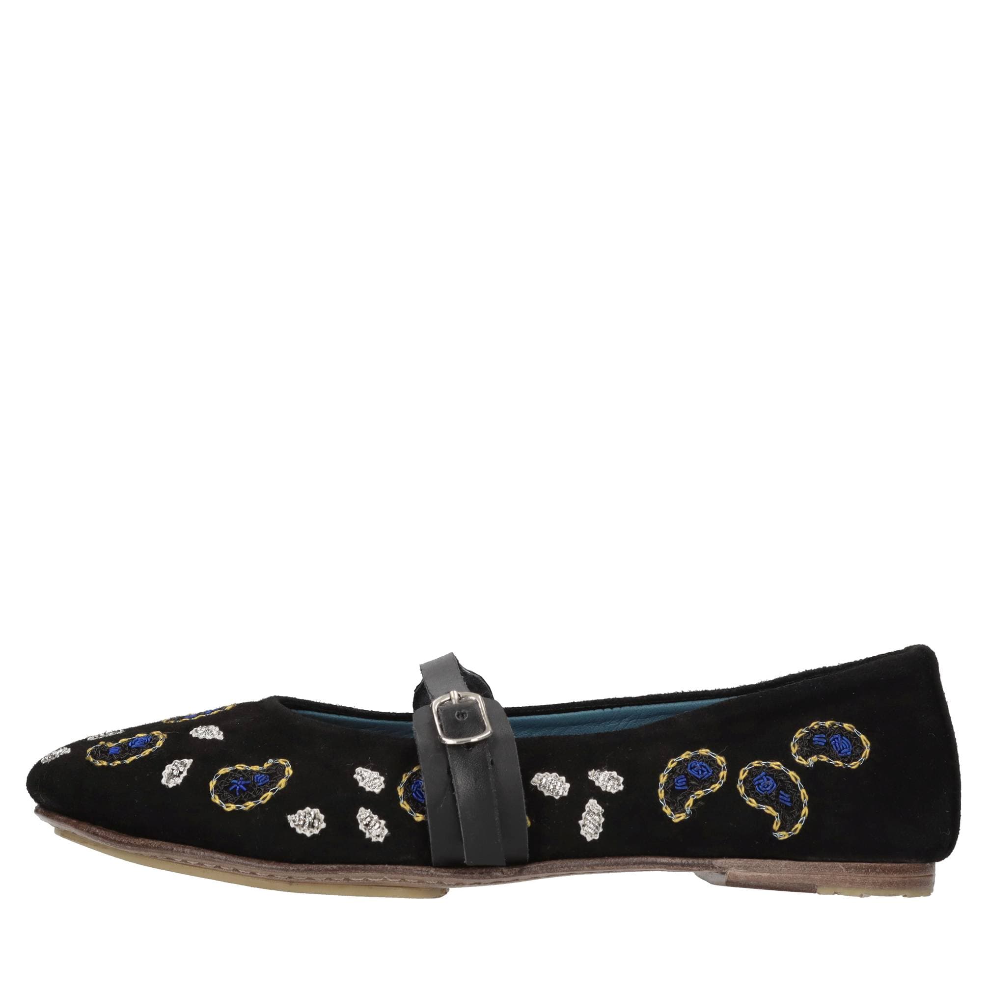 MEHER KAKALIA Flat shoes
