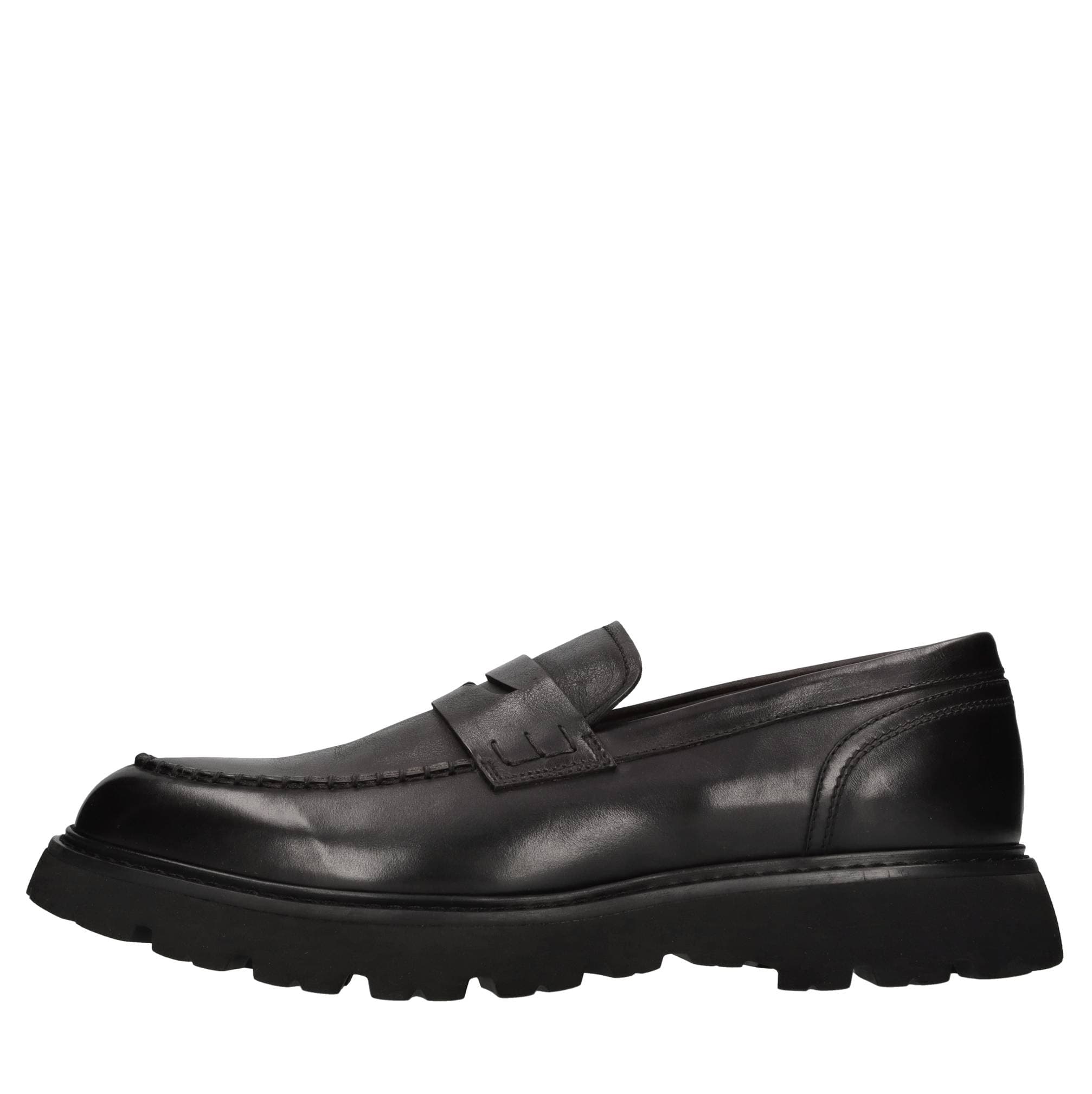 Doucal's Flat shoes