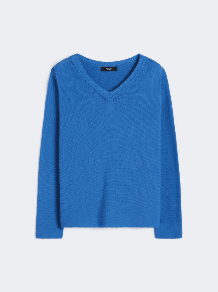 knitted woman blue