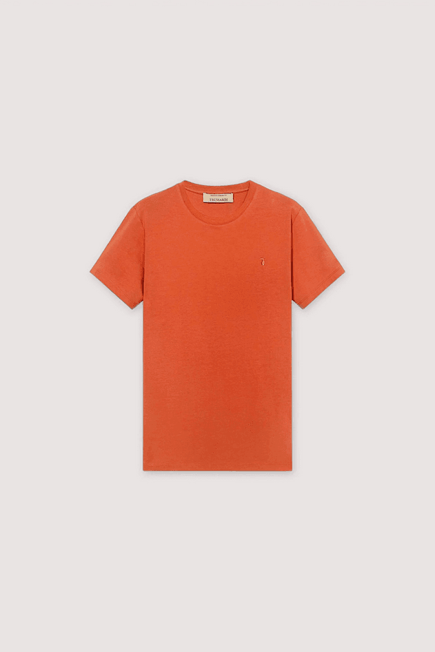 t-shirt man red