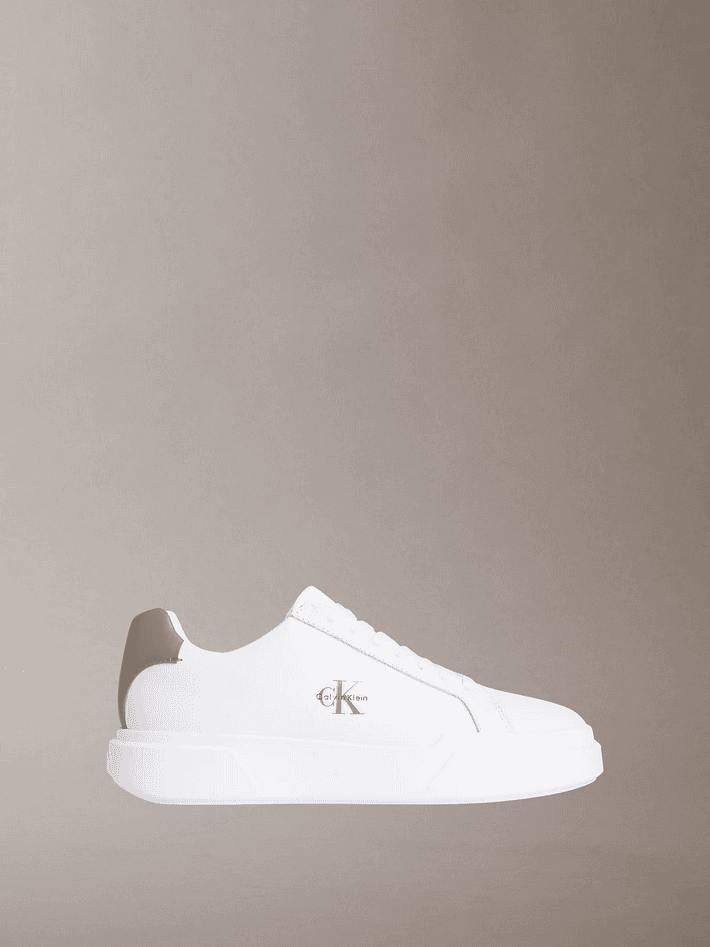 sneakers in white-beige leather