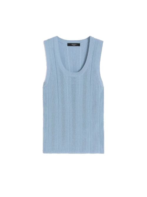 knitted woman blue