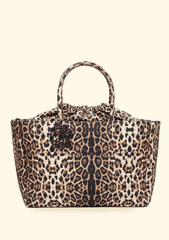 sea bag woman leopard