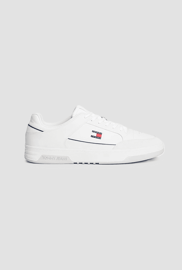 Low shoes for men white