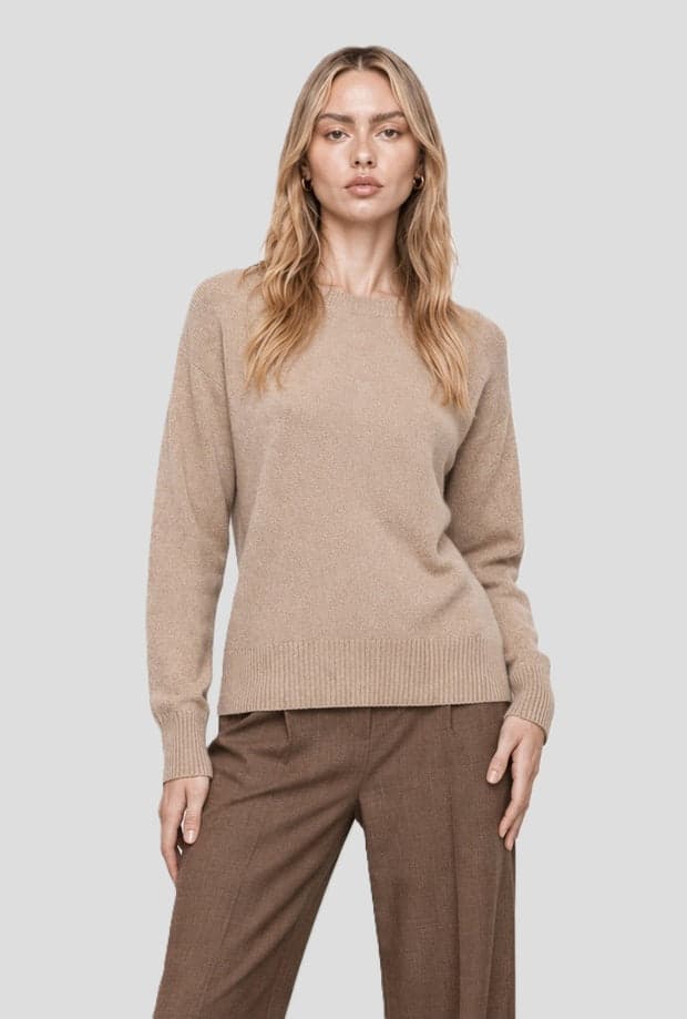knit woman beige golden