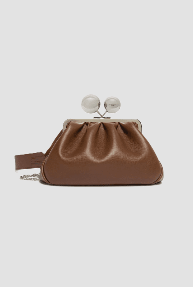 medium brown woman pastry bag