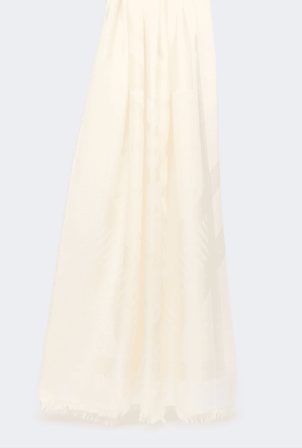 Mixed wool wool white woman