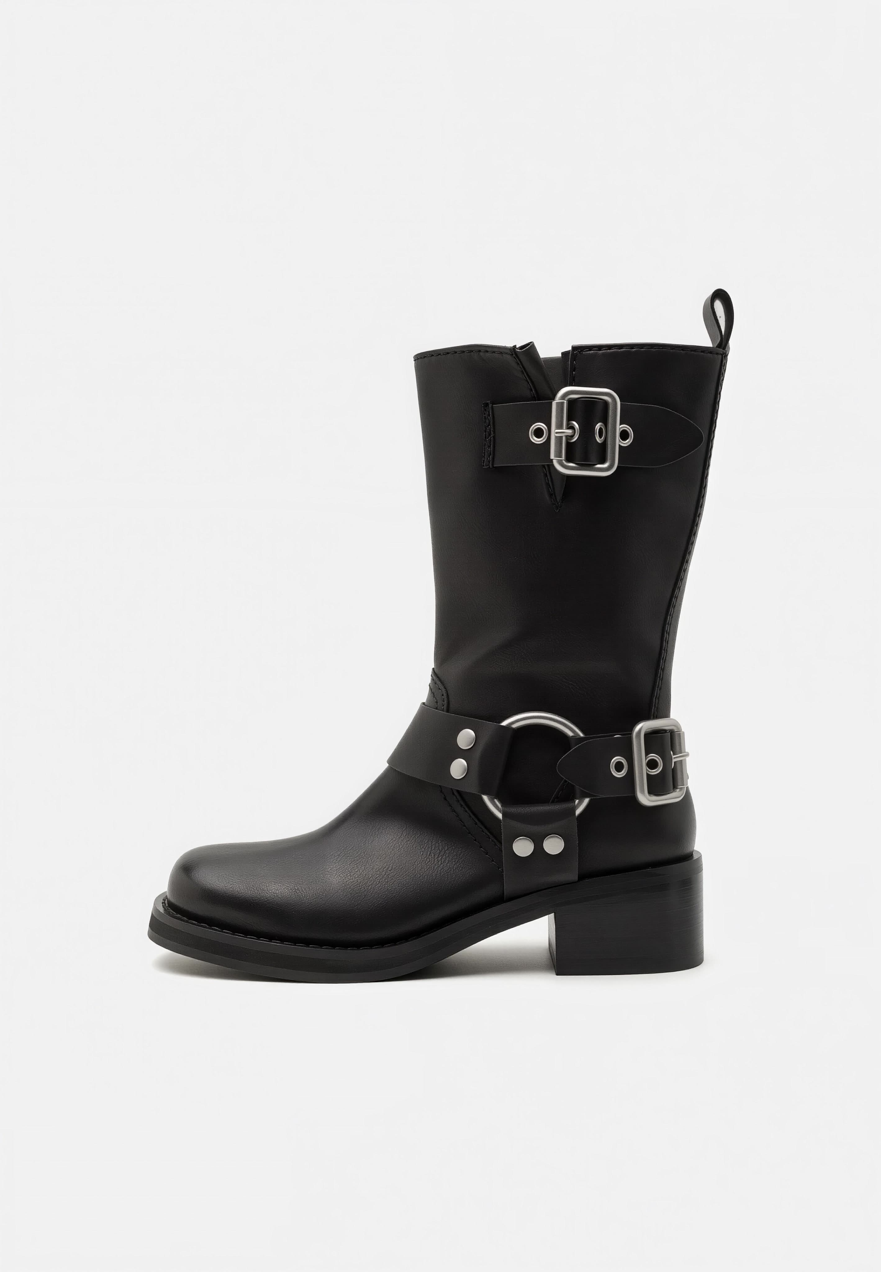 Women boots Steve Madden