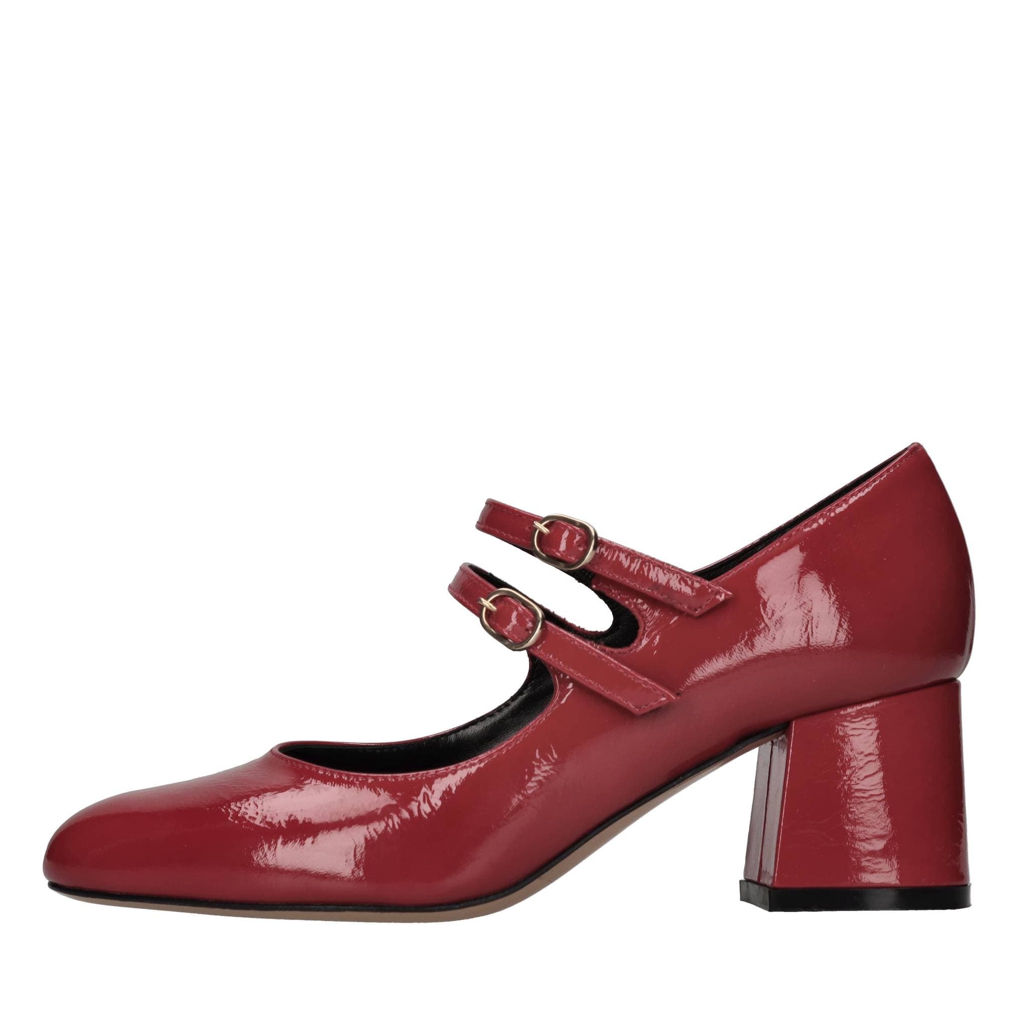 NOA With Heel