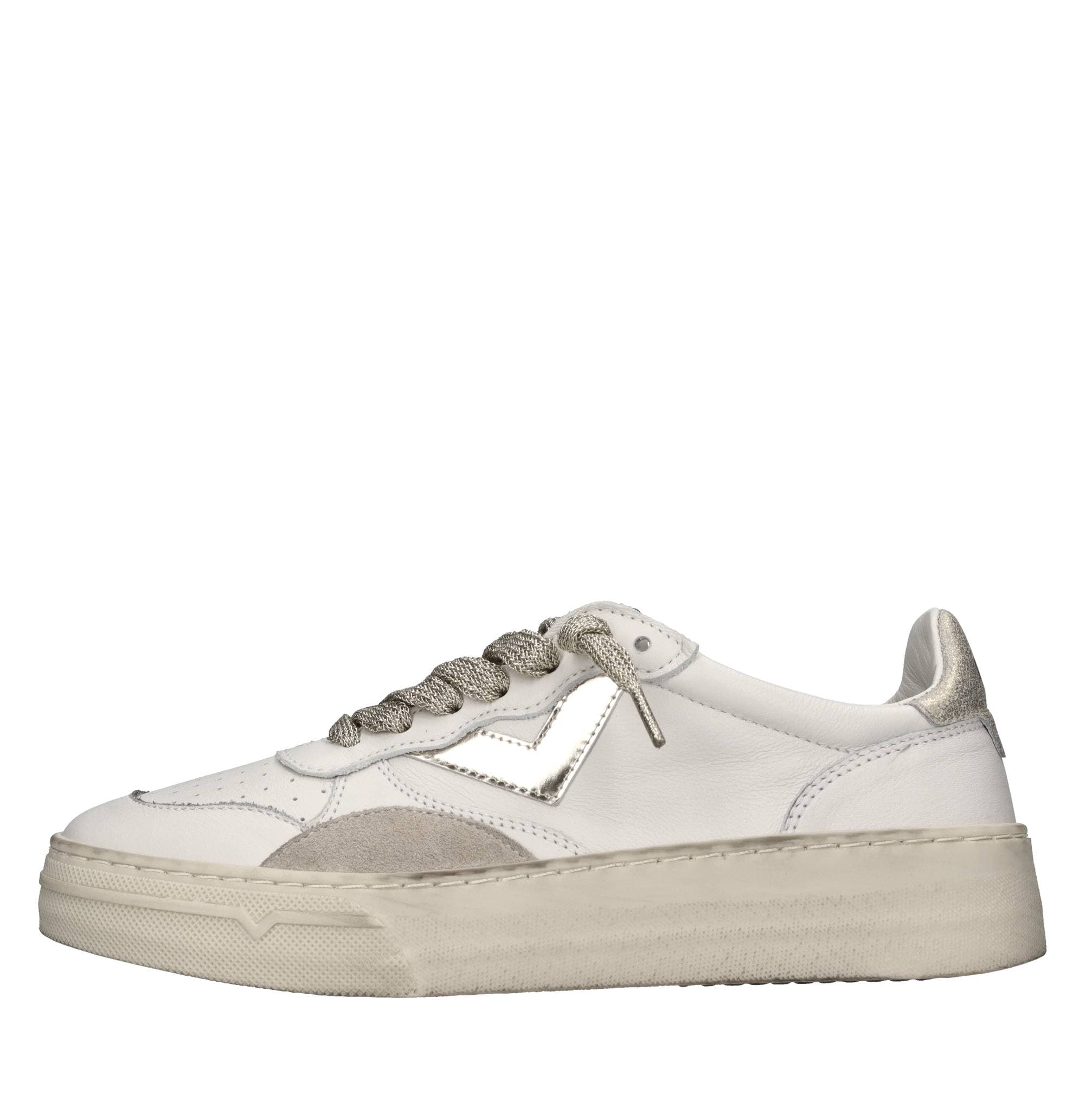 4B12 Sneakers