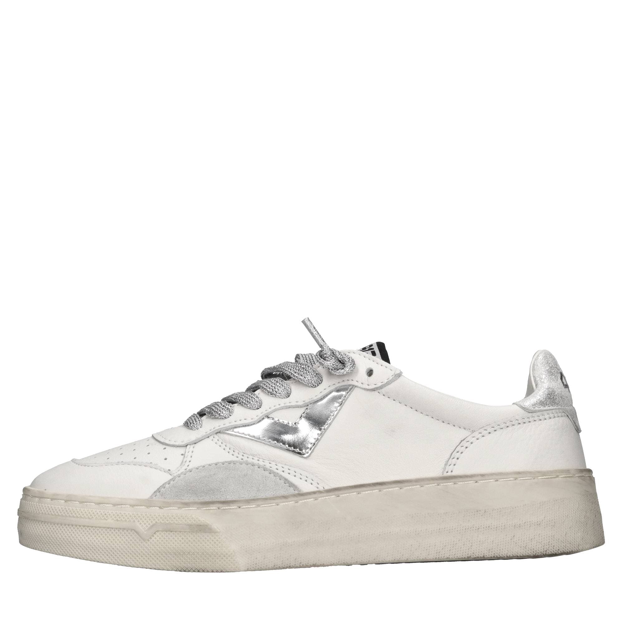 4B12 Sneakers