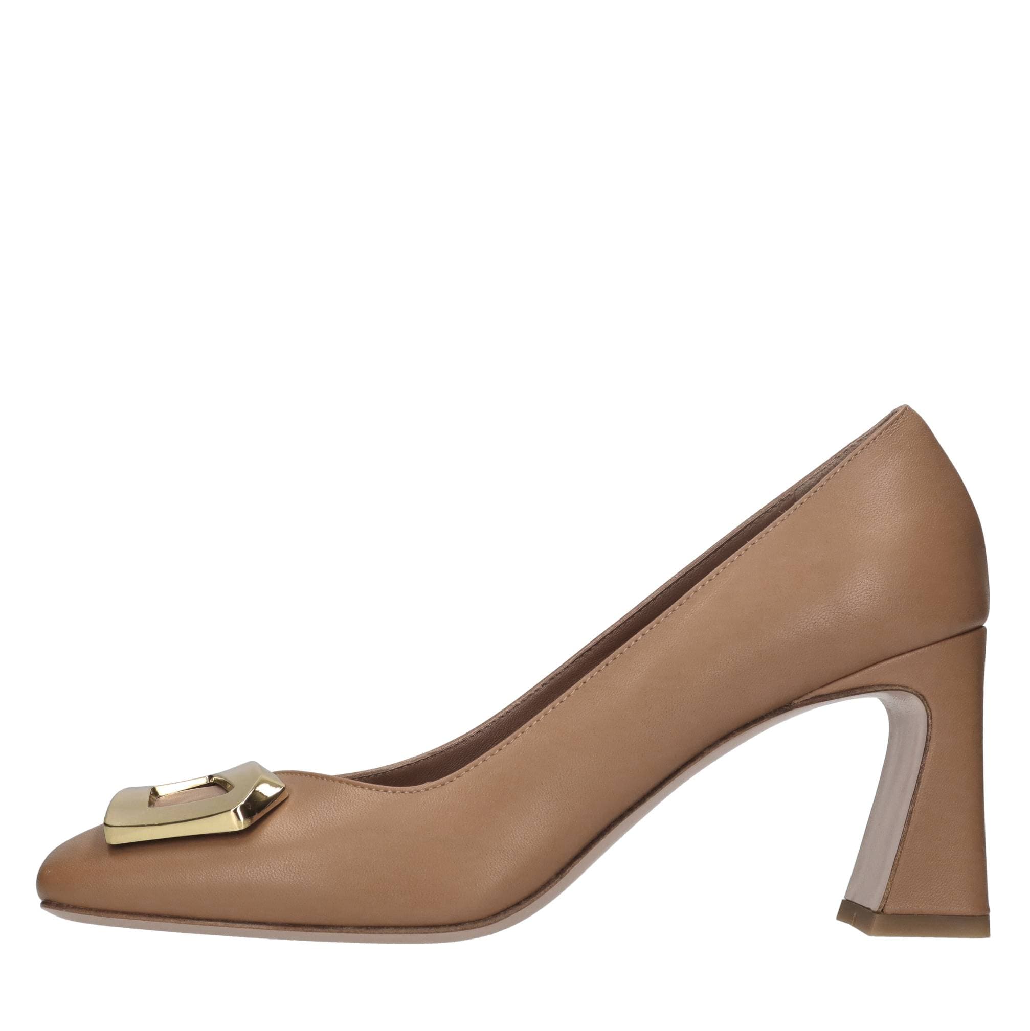 NOA With Heel