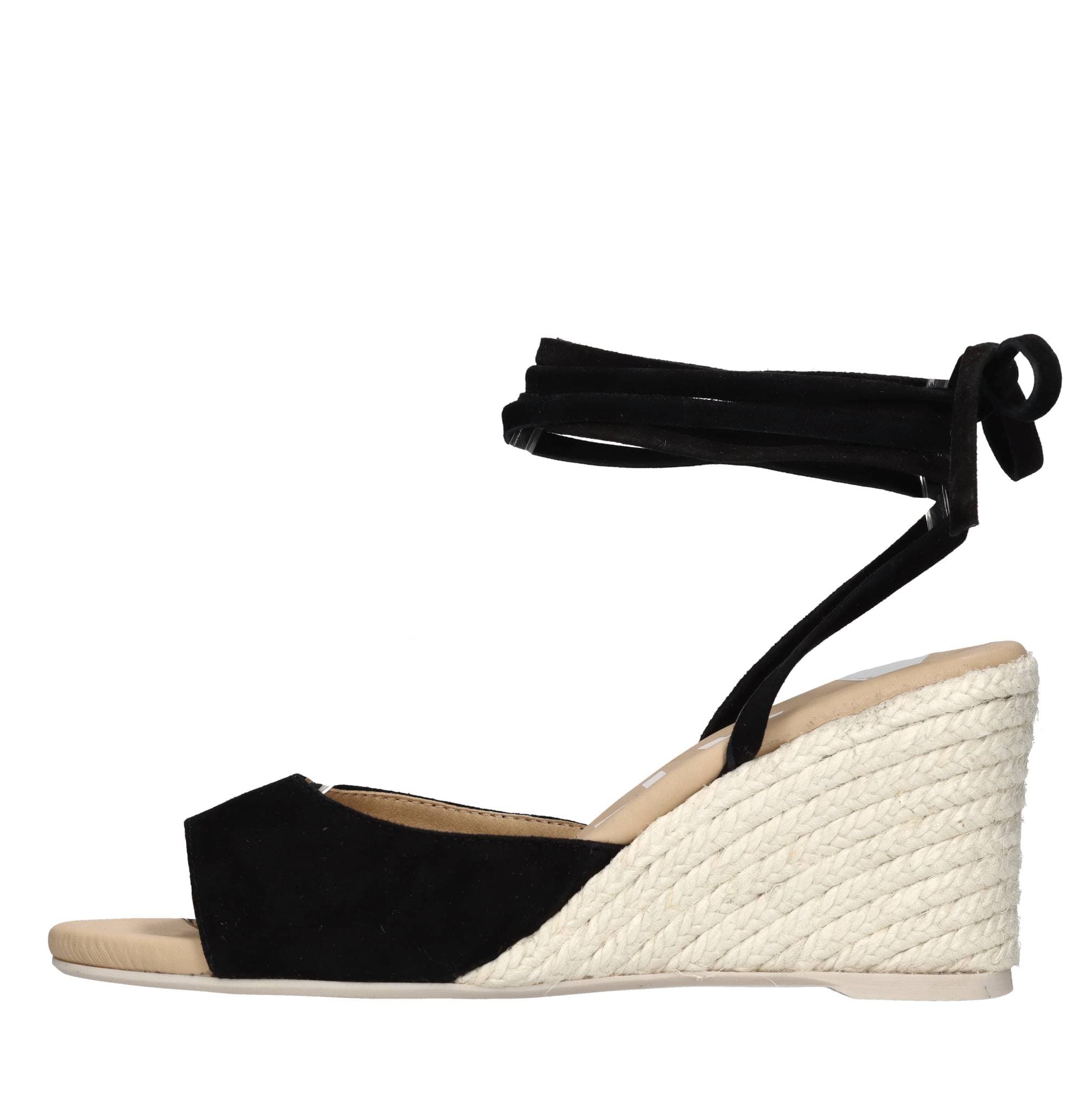 MANEBI' With Heel