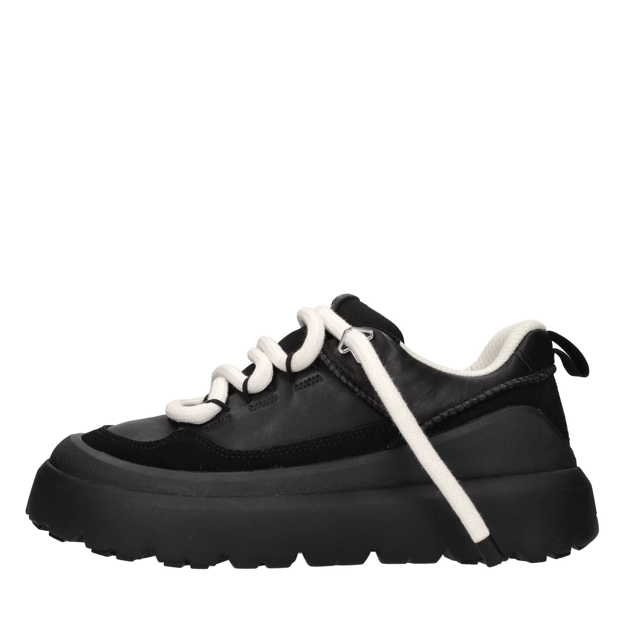 UGG Sneakers