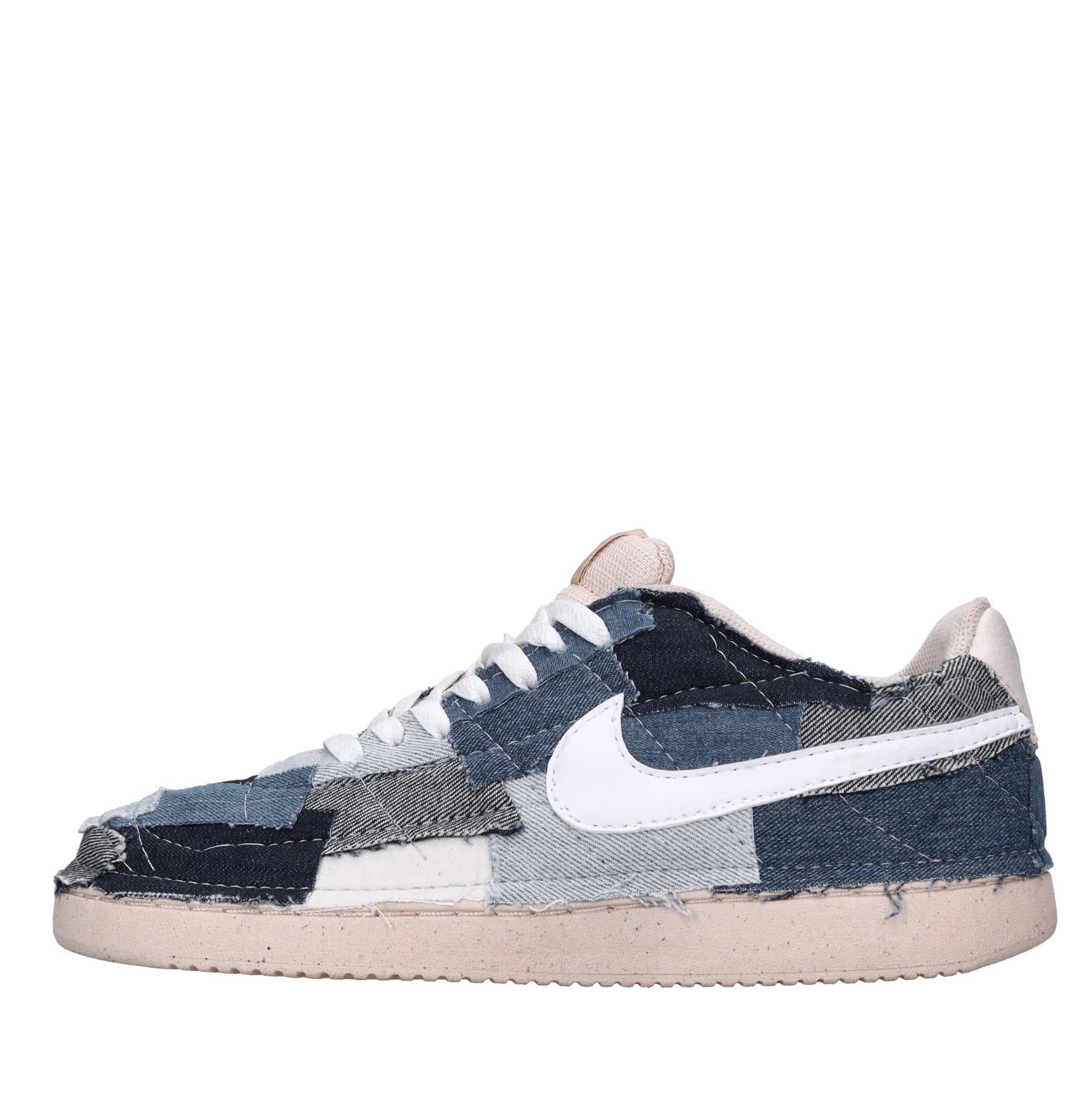 NIKE SEDDYS Sneakers