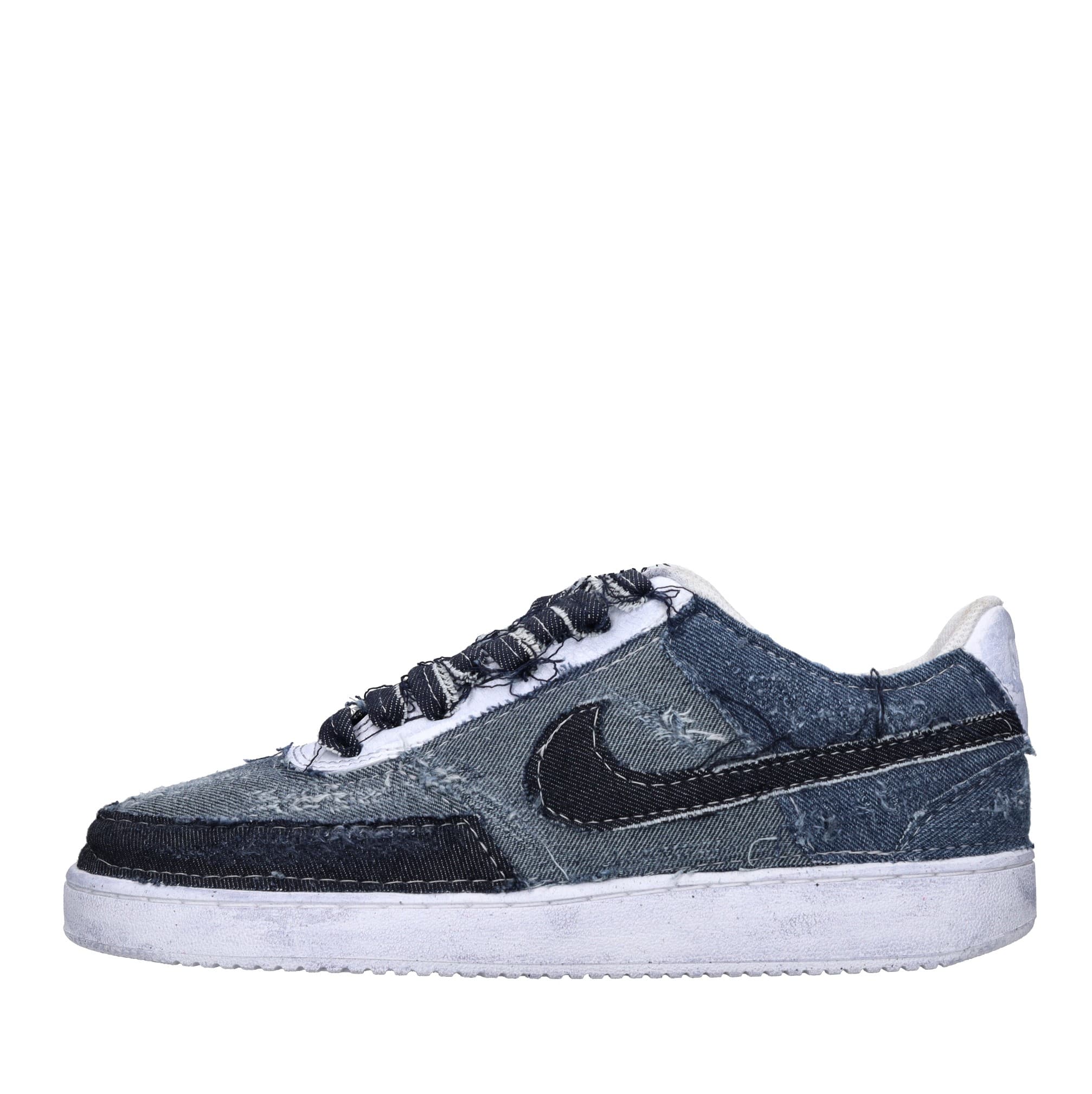 NIKE SEDDYS Sneakers