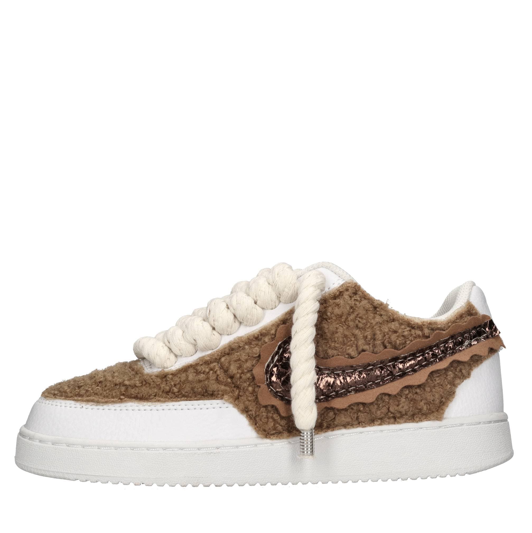 NIKE SEDDYS Sneakers
