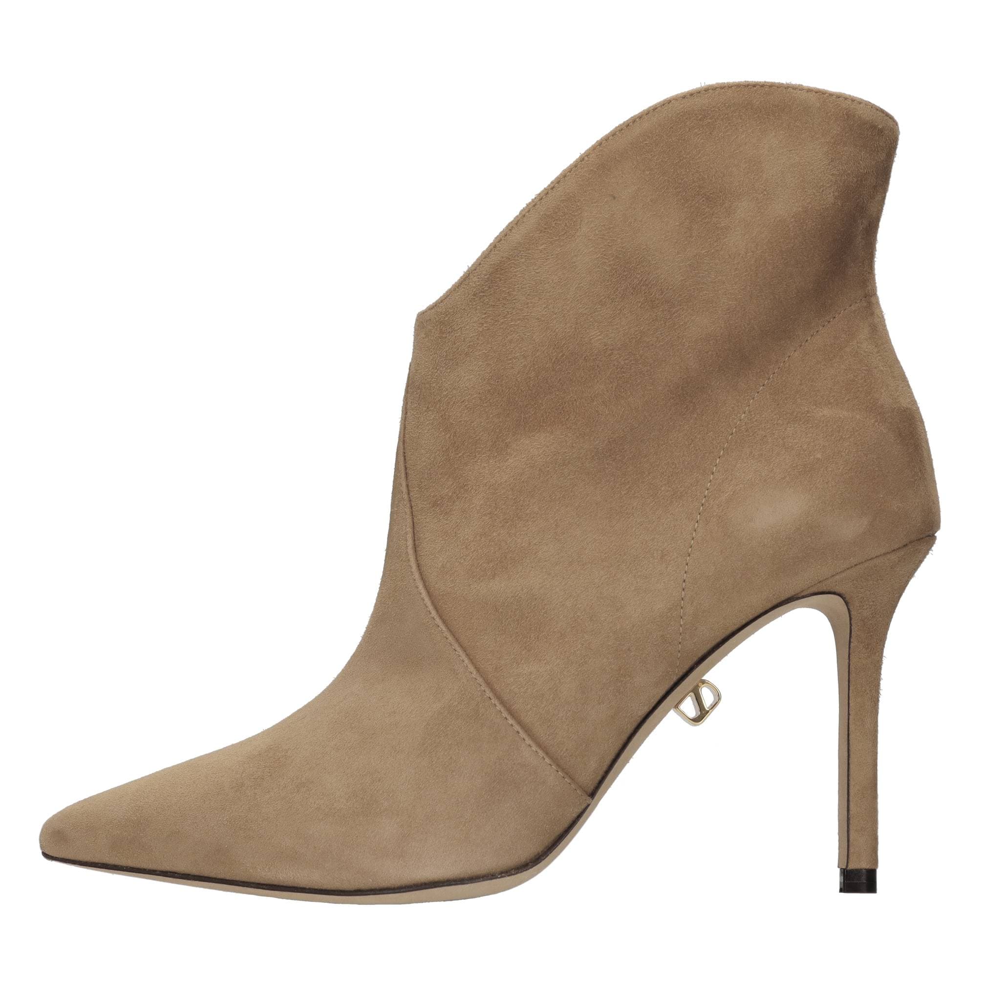 SKORPIOS Boots