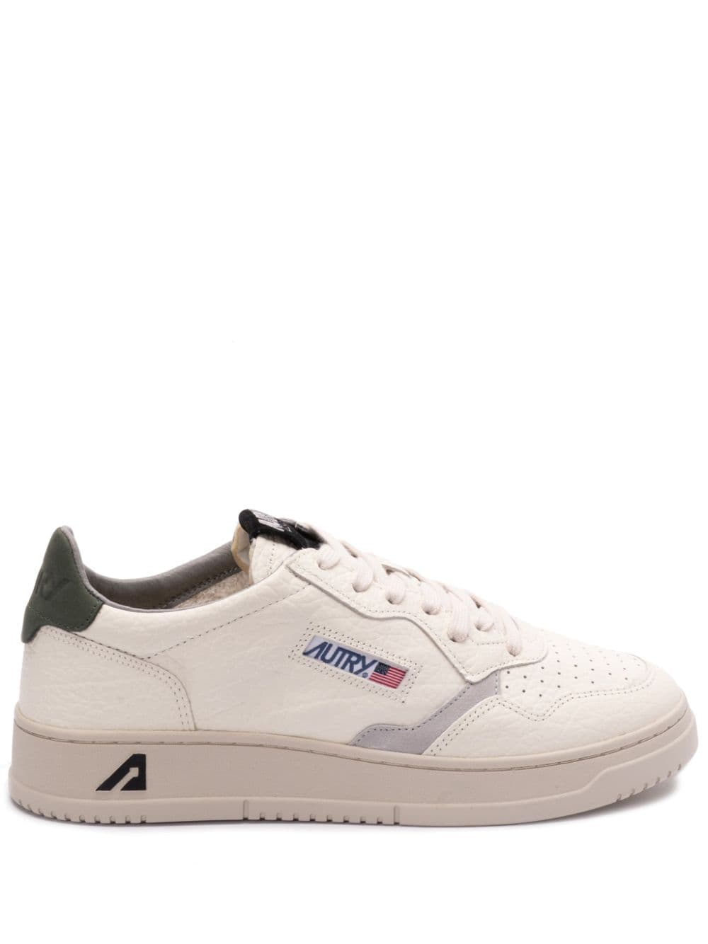 sneakers medalist
