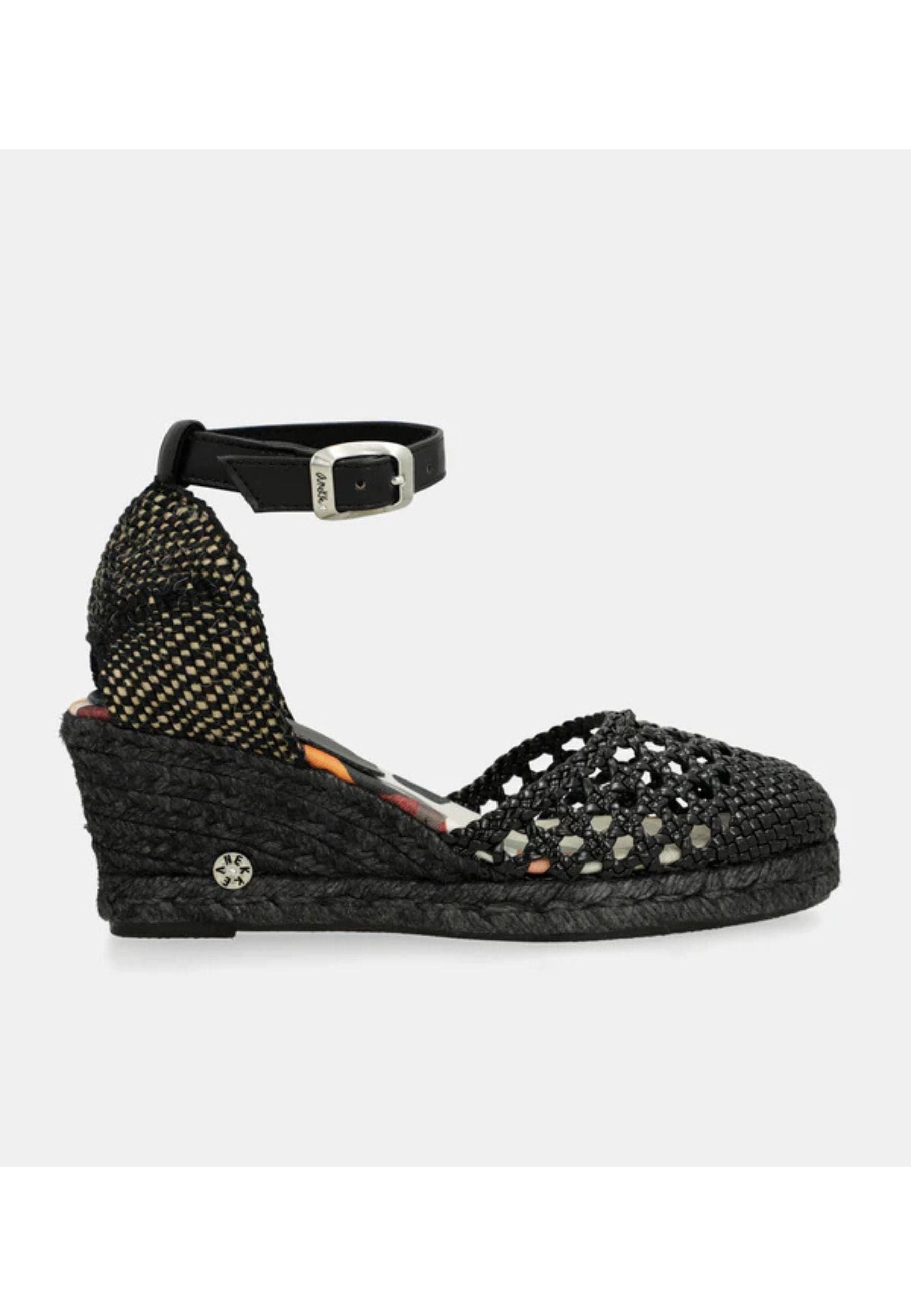 Anekke SANDAL