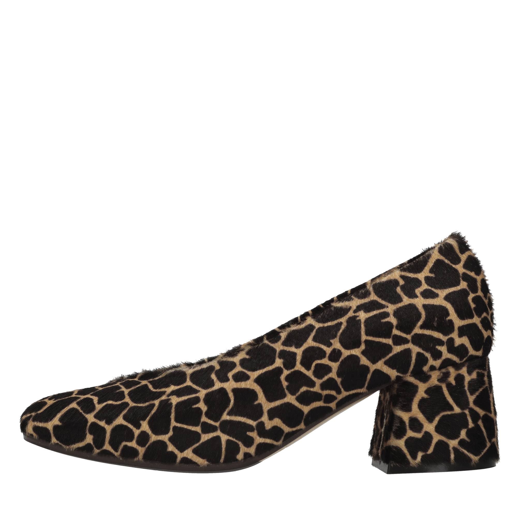 Pony skyn pumps