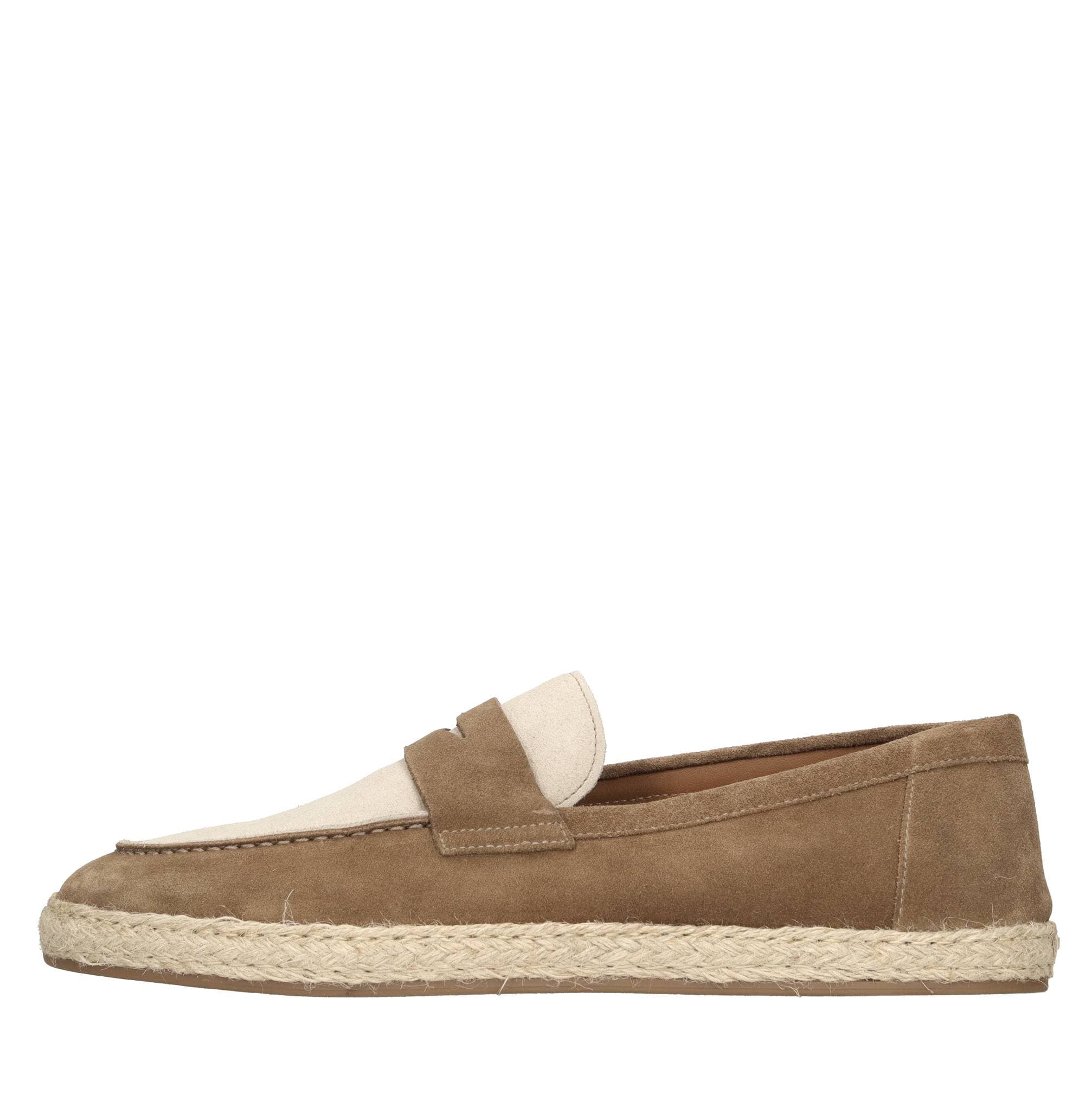 Doucal's Flat shoes