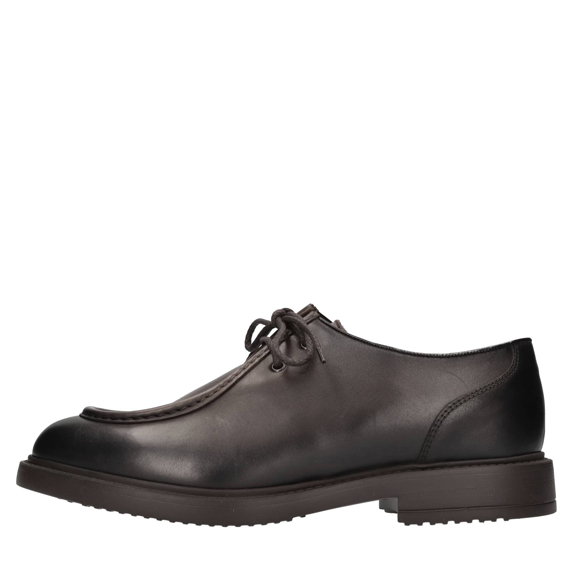 Doucal's Flat shoes