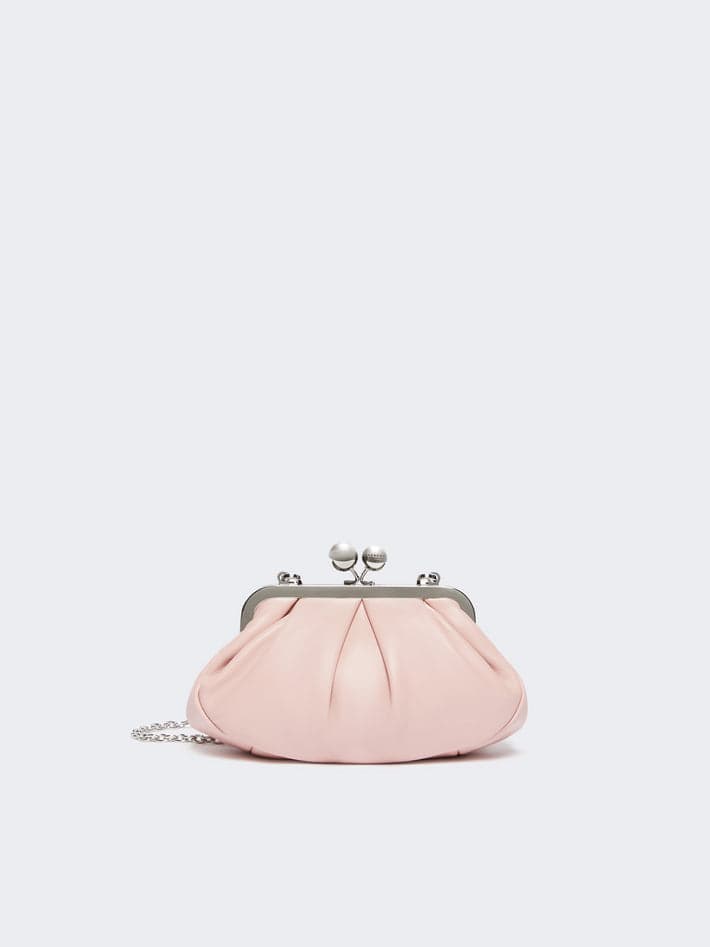 pastry bag woman pink
