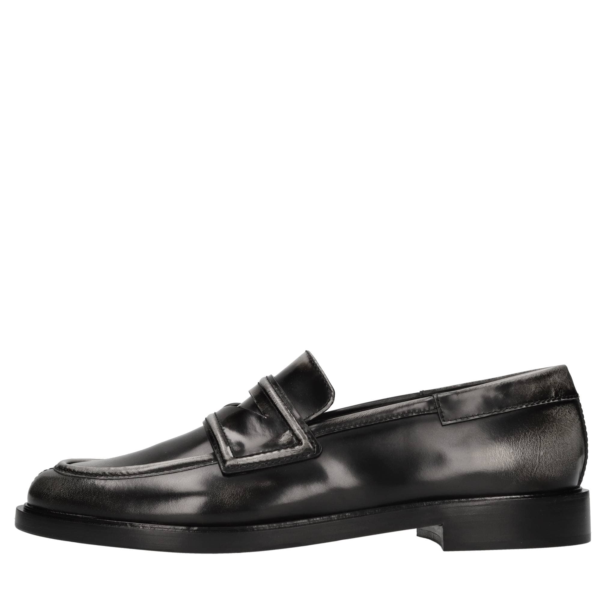 Leather loafers — Black