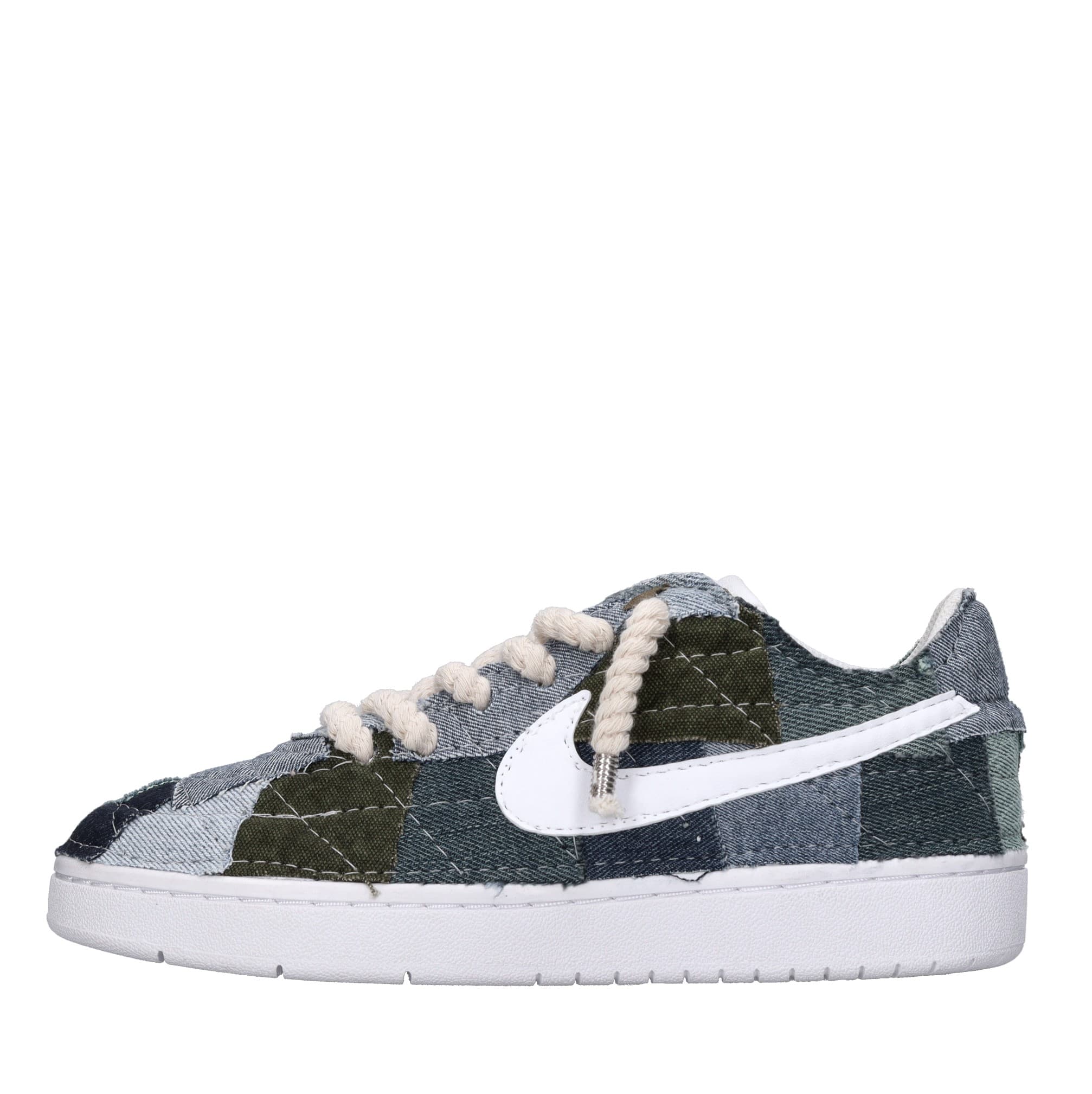 NIKE SEDDYS Sneakers