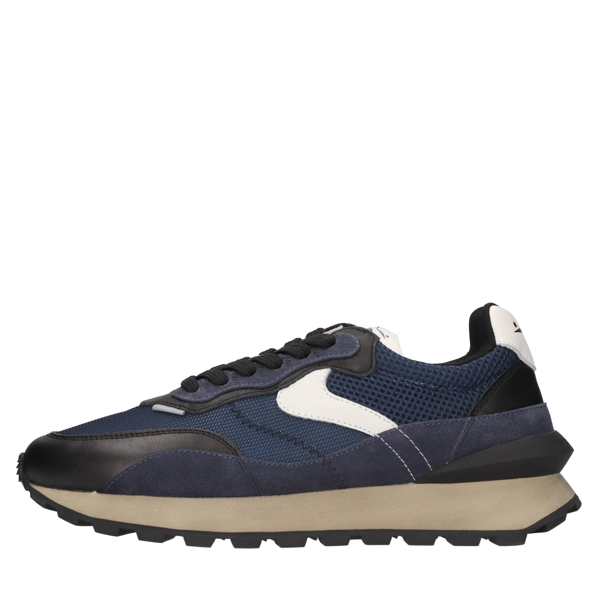 Sneakers made of leather, suede, and fabric — Blue