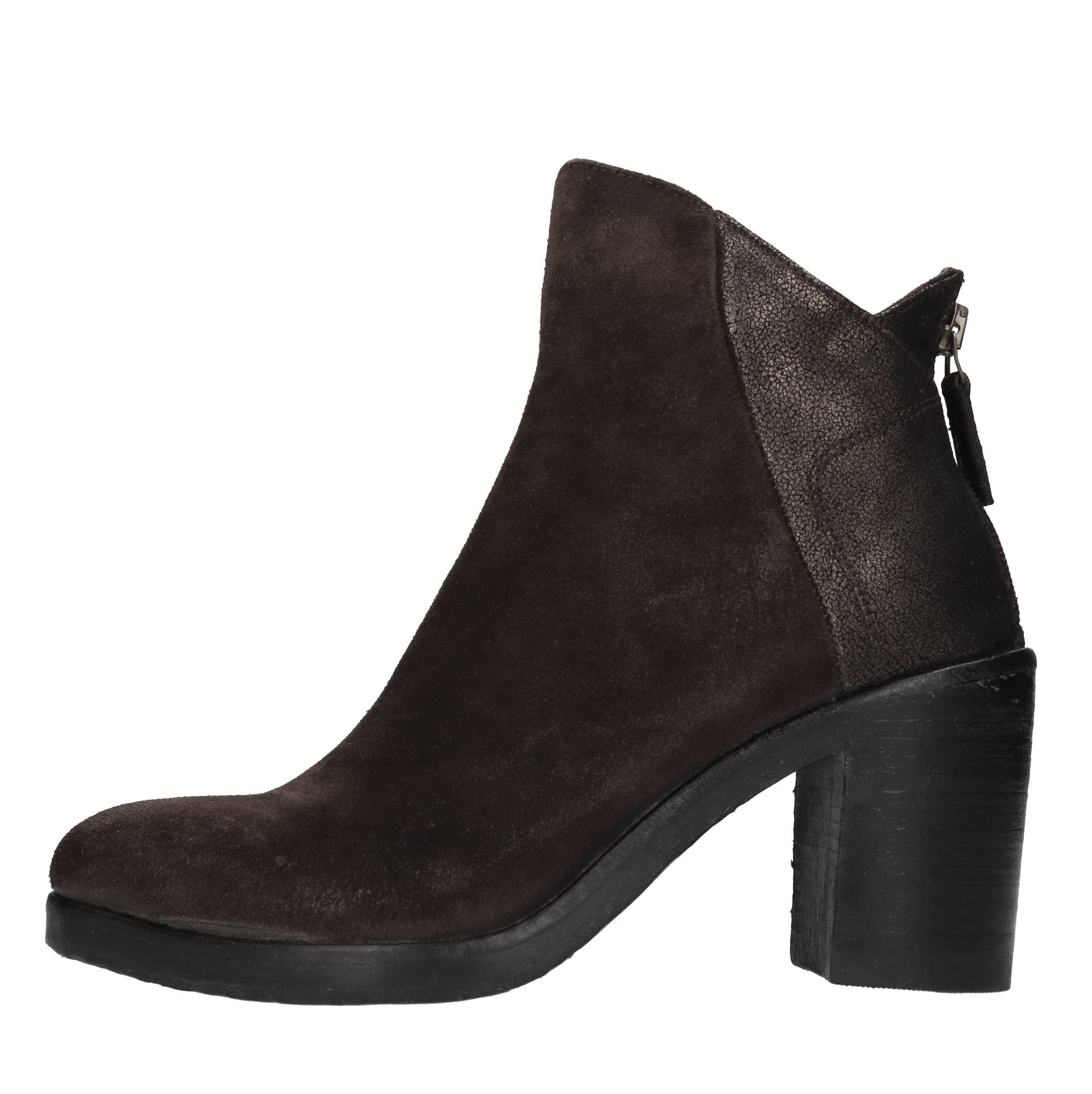 Suede ankle boots — Brown
